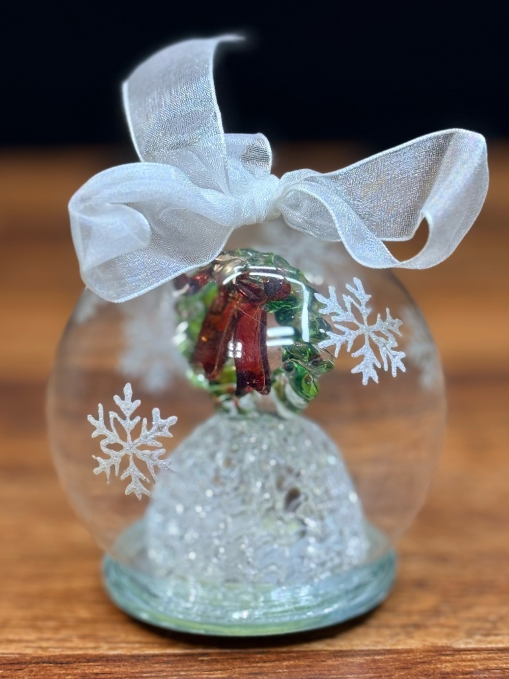 Color Changing Light-Up Wreath in Glass Globe